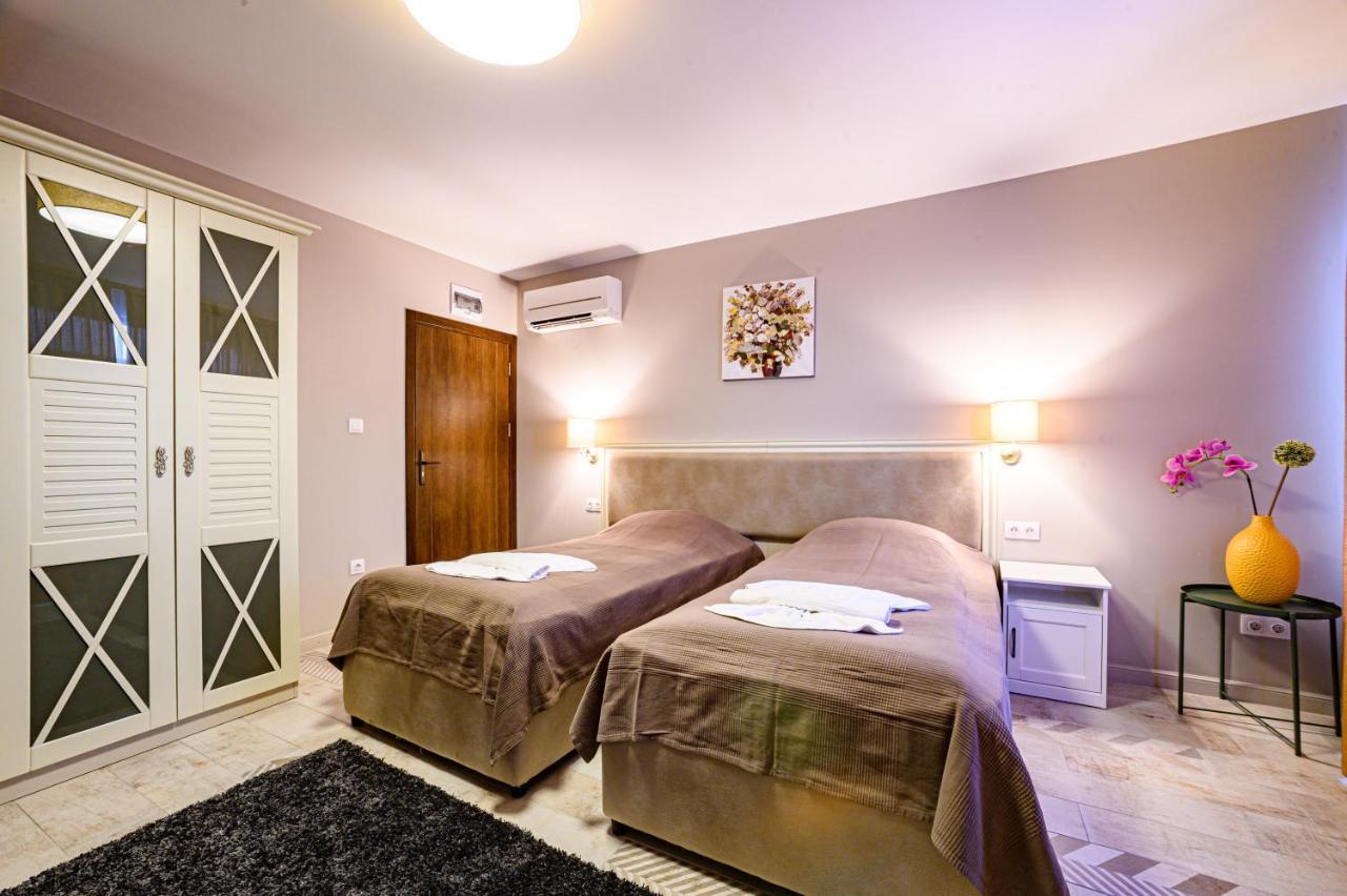 Antique Boutique Hotel Pavel Banea Exterior foto